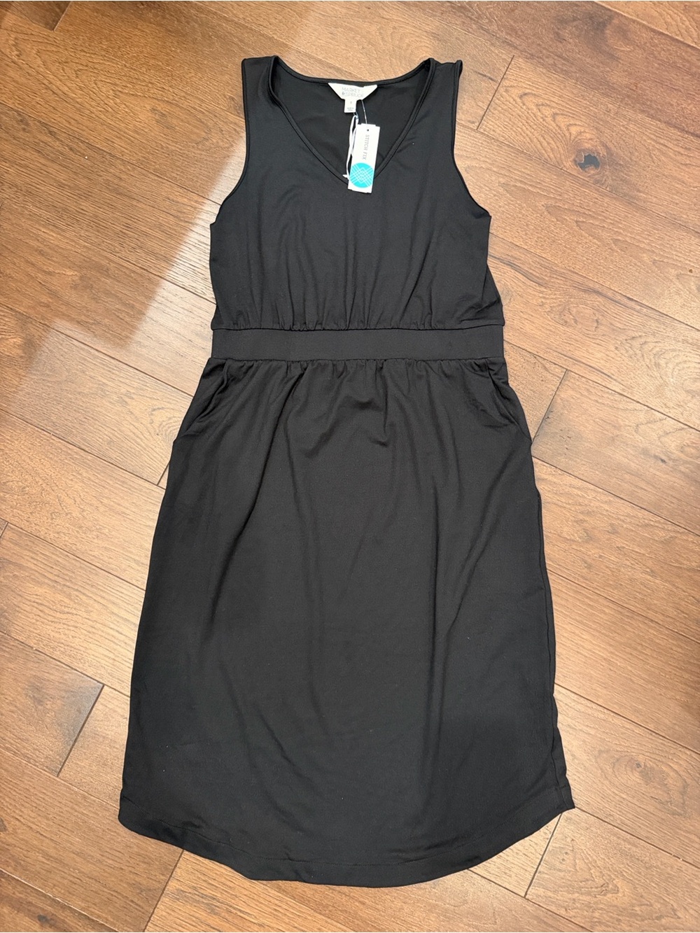 Market & Spruce Gina V-Neck Knit Midi Size Medium NWT - C67-095